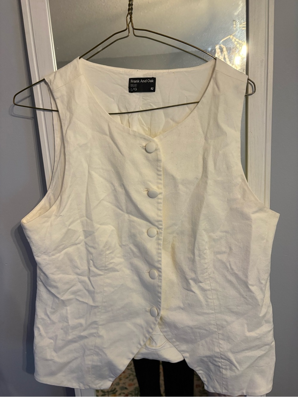 Frank and Oak White Button-Front Sleeveless Top